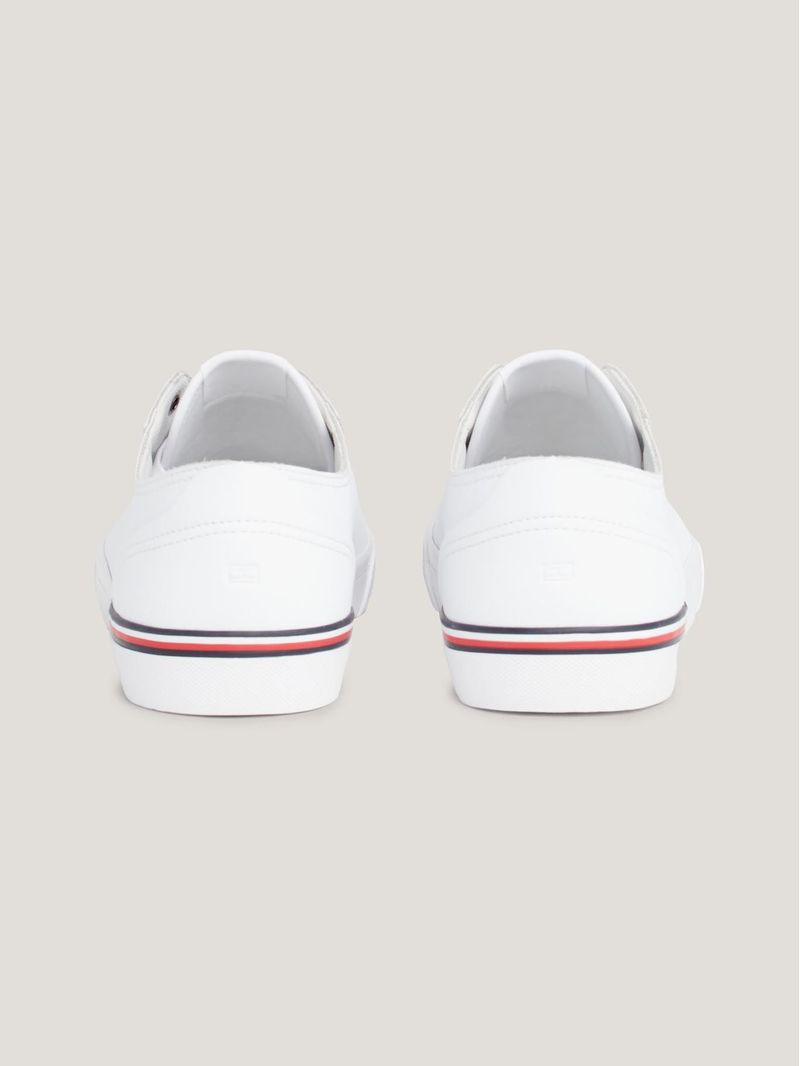 Zapatillas-con-ribete-distintivo