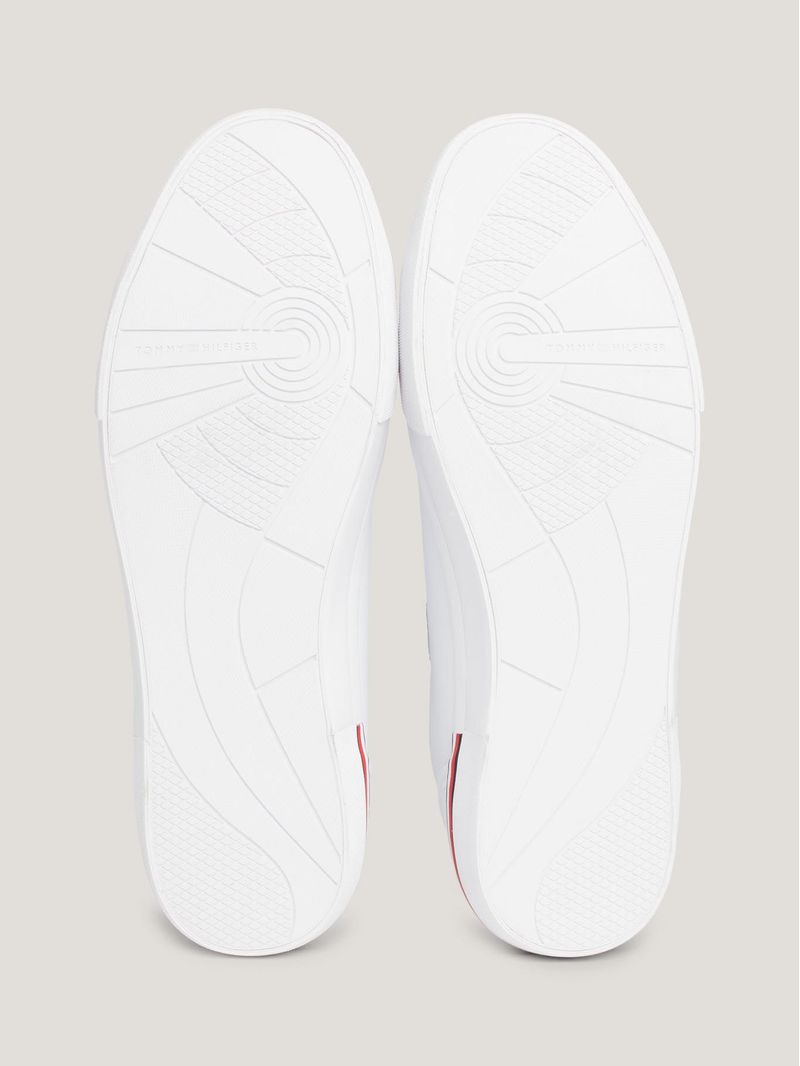 Zapatillas-con-ribete-distintivo