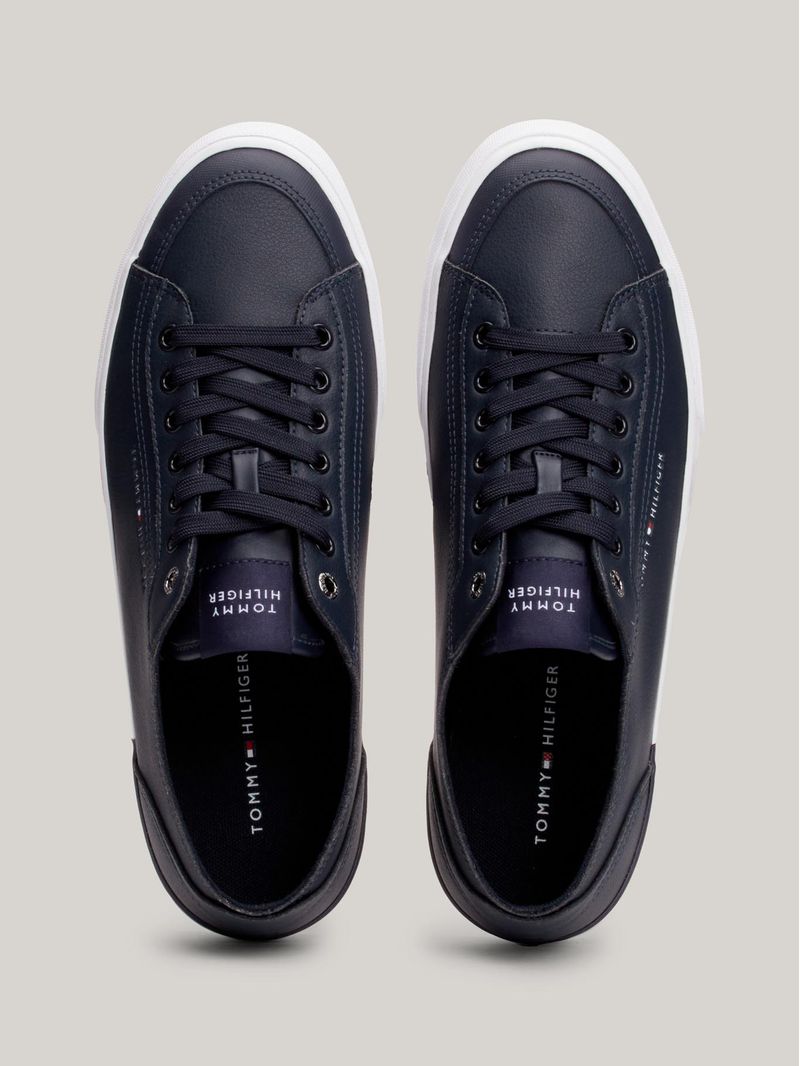 Zapatillas-con-ribete-distintivo
