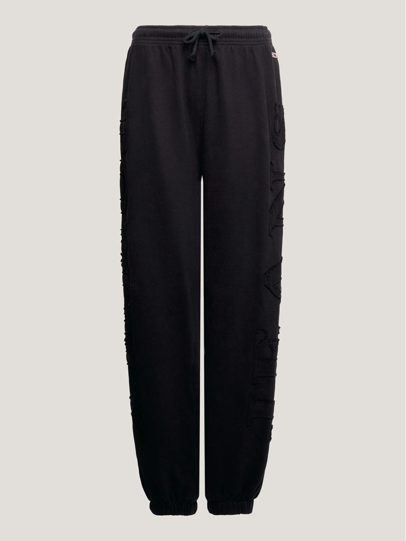 Joggers-amplios-con-aplicacion-de-logo-tonal