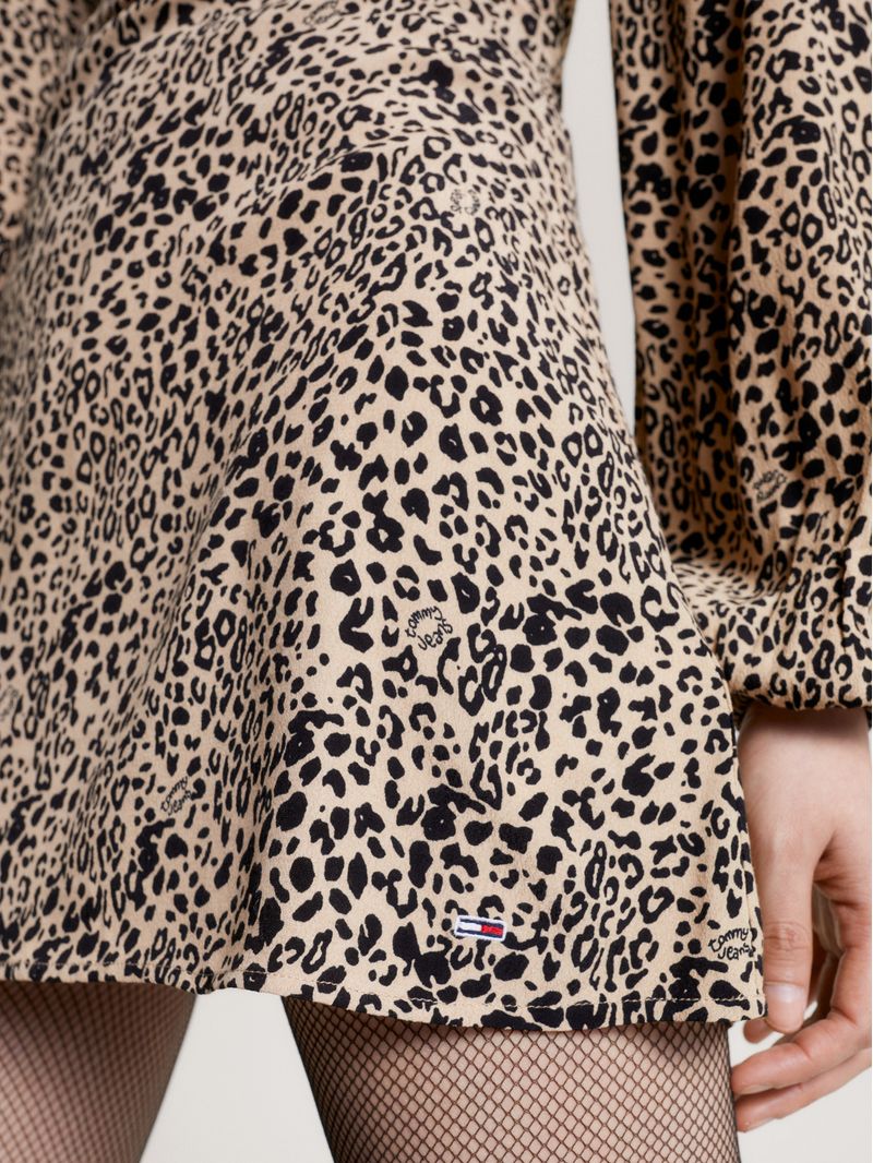 Minivestido-con-estampado-de-leopardo