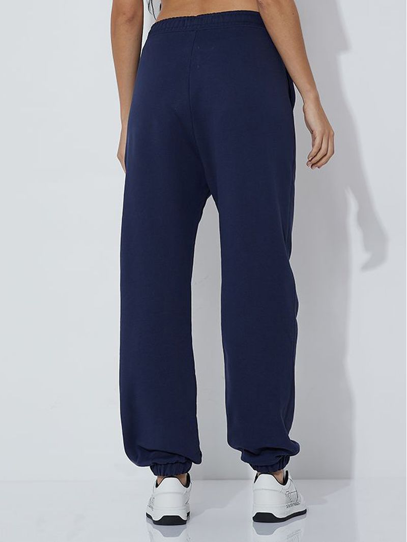 Pantalon-deportivo-con-corte-relaxed