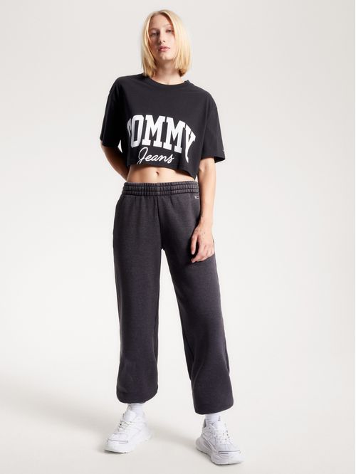 Remera universitaria de corte cropped