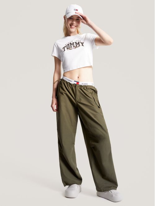 Remera universitaria de corte cropped