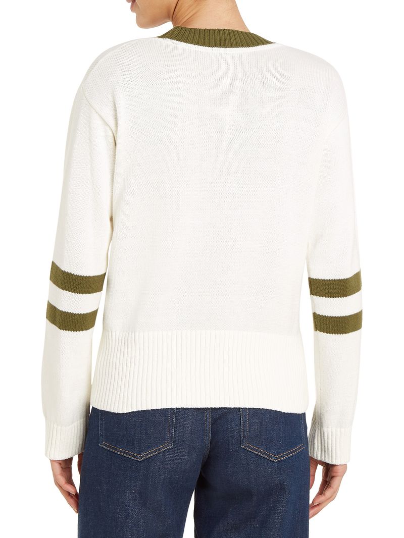 Sweater-varsity-en-cuello-v