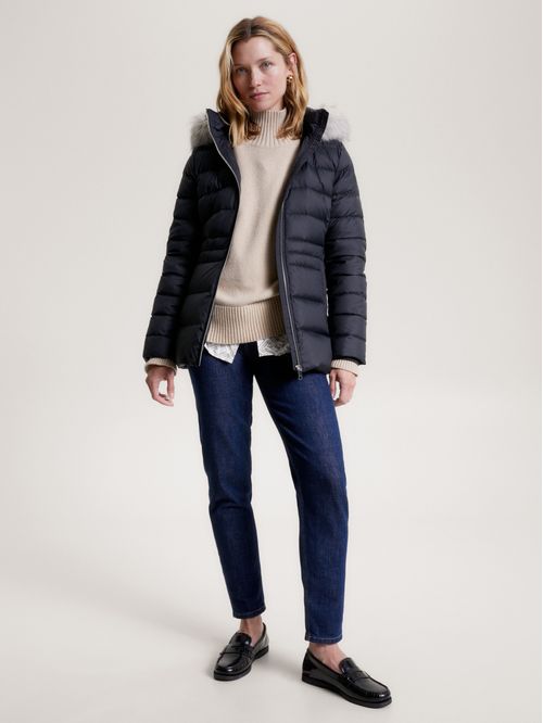 Campera con relleno de pluma y capucha