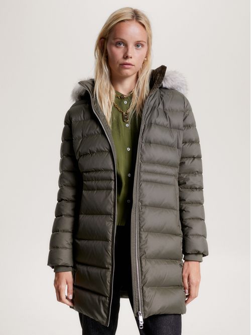 Campera con relleno de pluma y capucha