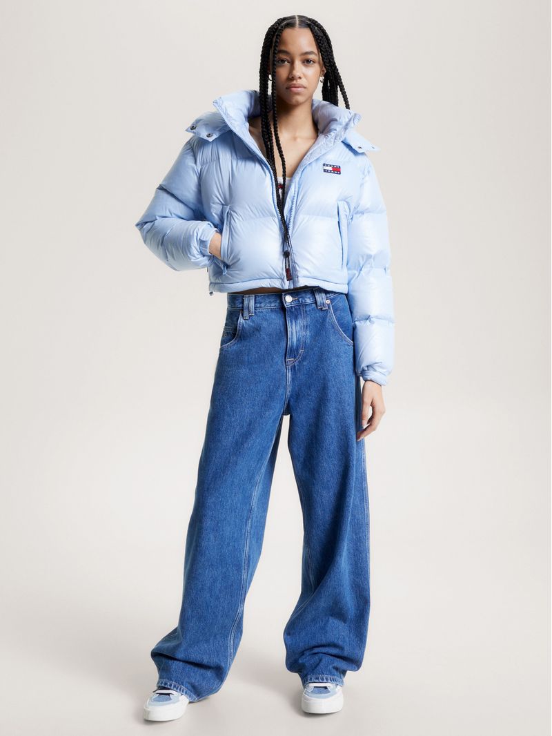 Campera-Puffer-de-corte-cropped-con-capucha-
