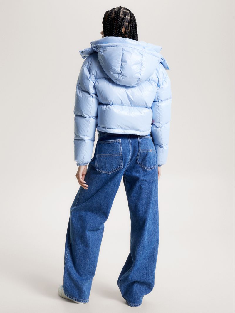 Campera-Puffer-de-corte-cropped-con-capucha-