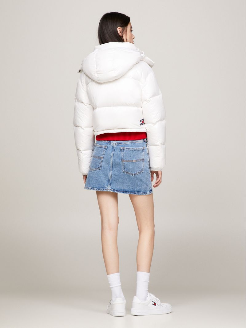 Campera-Puffer-de-corte-cropped-con-capucha-