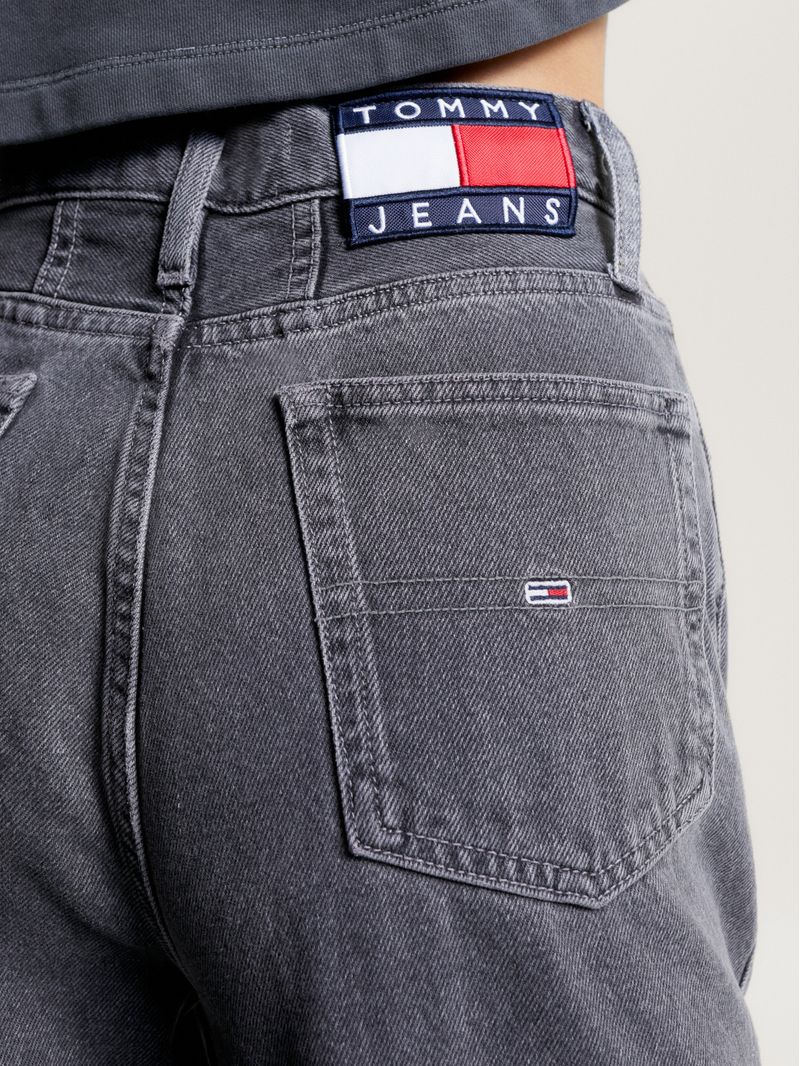 Jean-mom-con-logo-