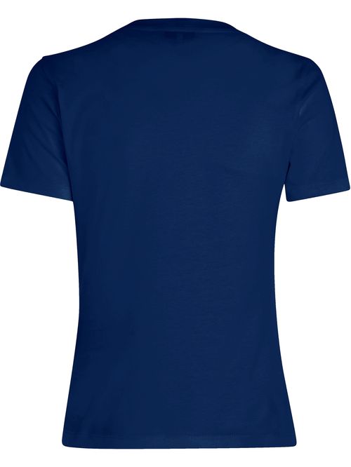 Remera con inscripción en el pecho