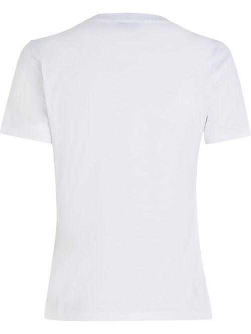 Remera con inscripción en el pecho