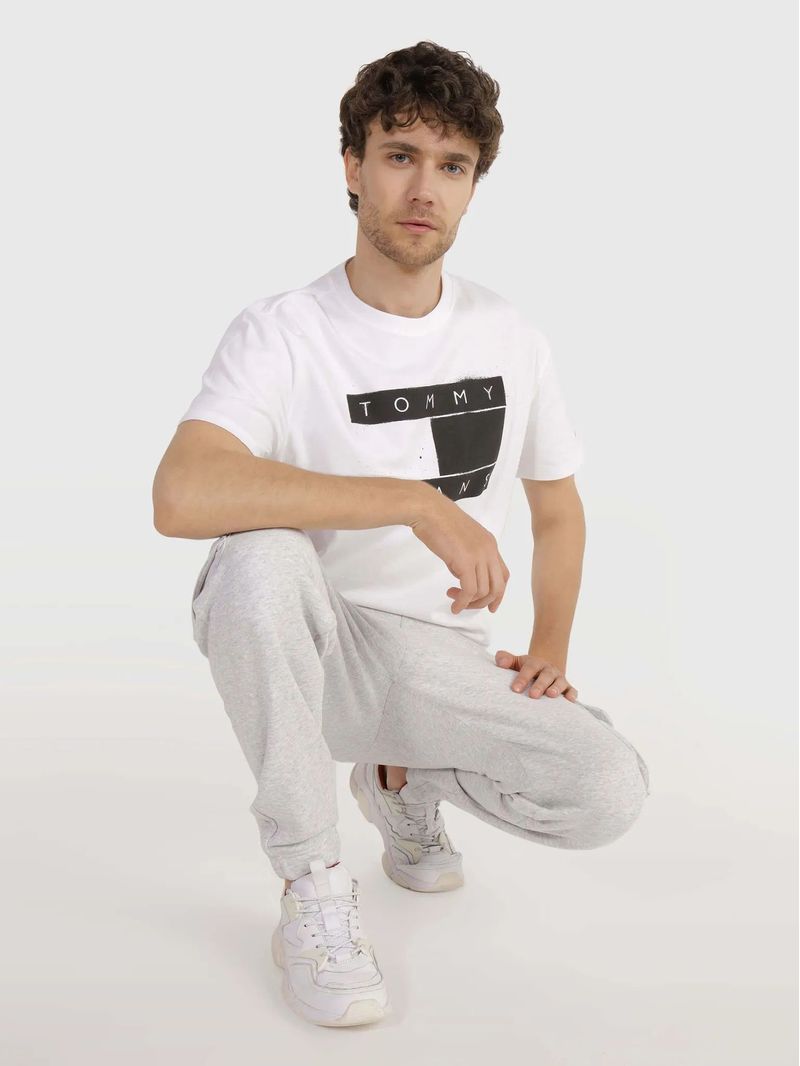 Remera-con-logo-impreso