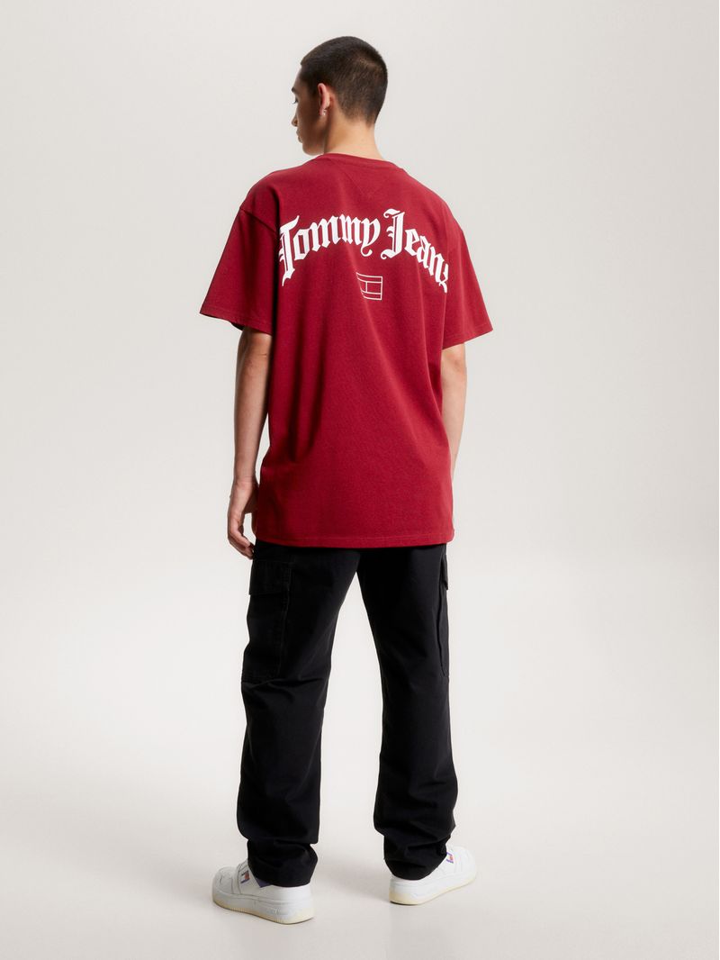 Remera-con-logo-trasero-y-corte-amplio