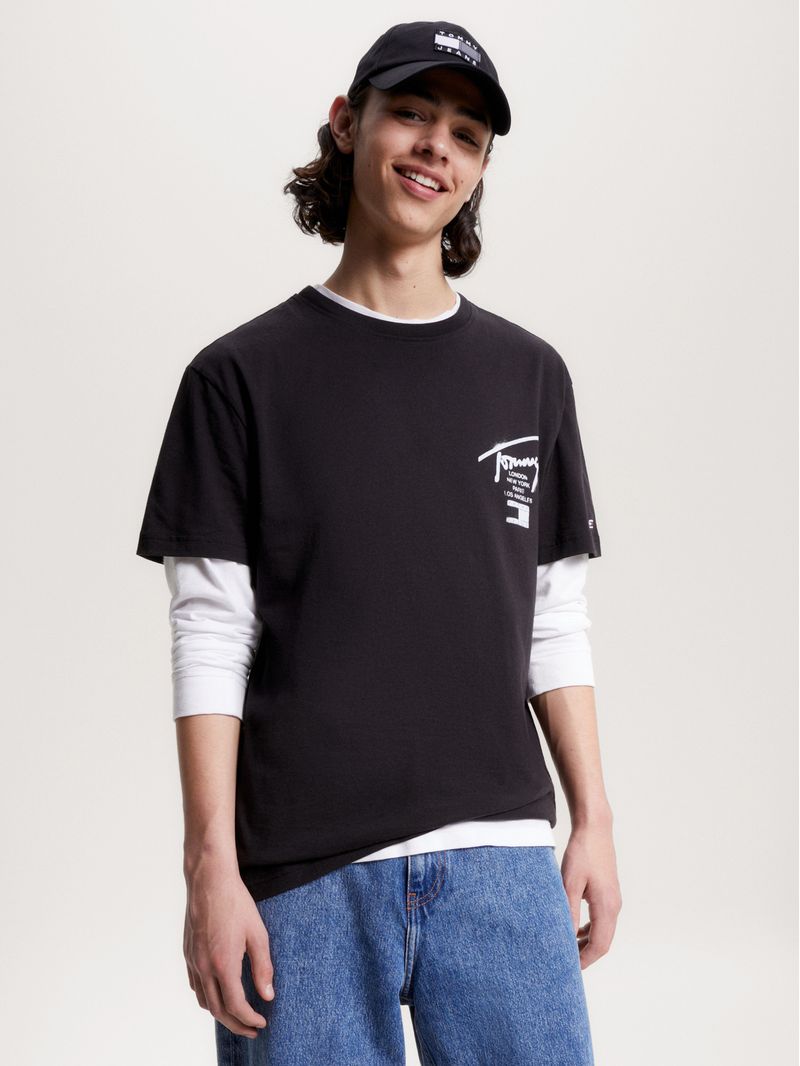 Remera-de-corte-clasico-con-logo-trasero
