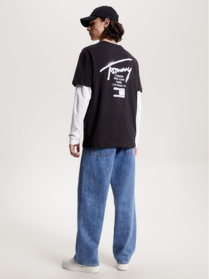 Remera-de-corte-clasico-con-logo-trasero