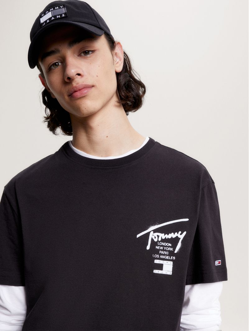 Remera-de-corte-clasico-con-logo-trasero