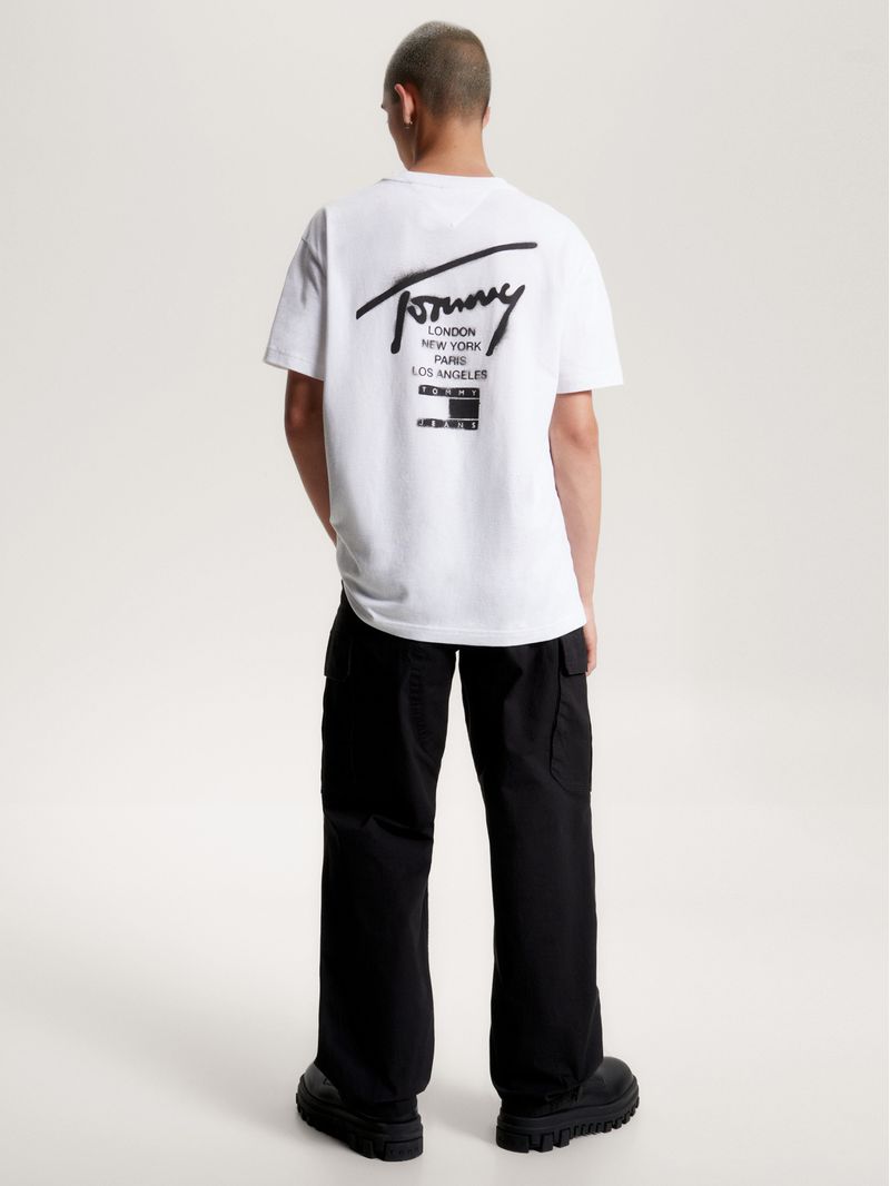 Remera-de-corte-clasico-con-logo-trasero