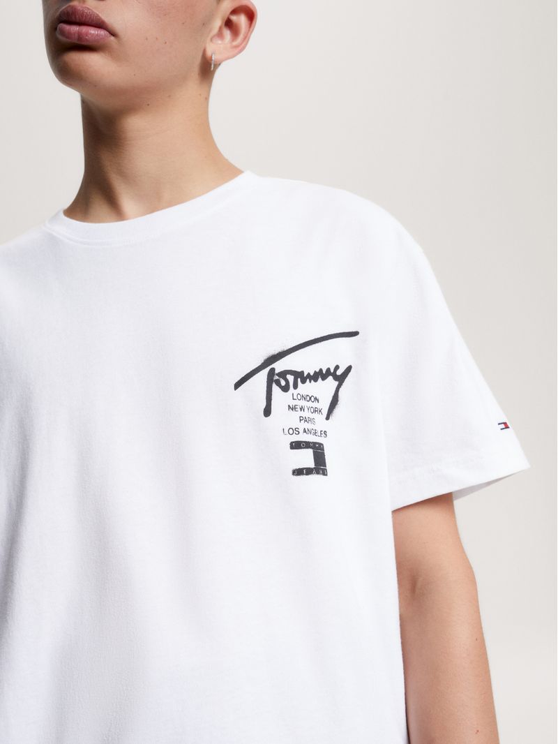 Remera-de-corte-clasico-con-logo-trasero
