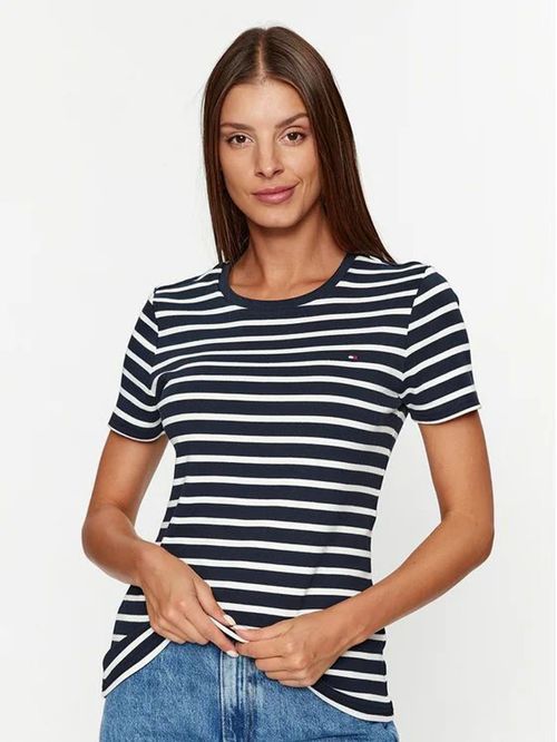 Remera de rayas con cuello redondo
