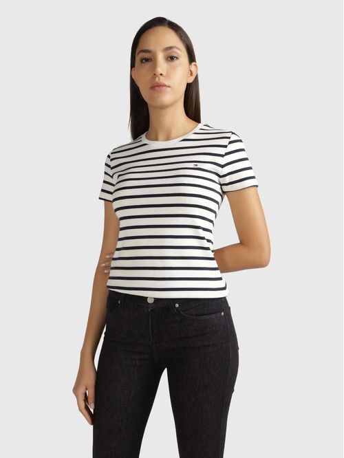 Remera de rayas con cuello redondo