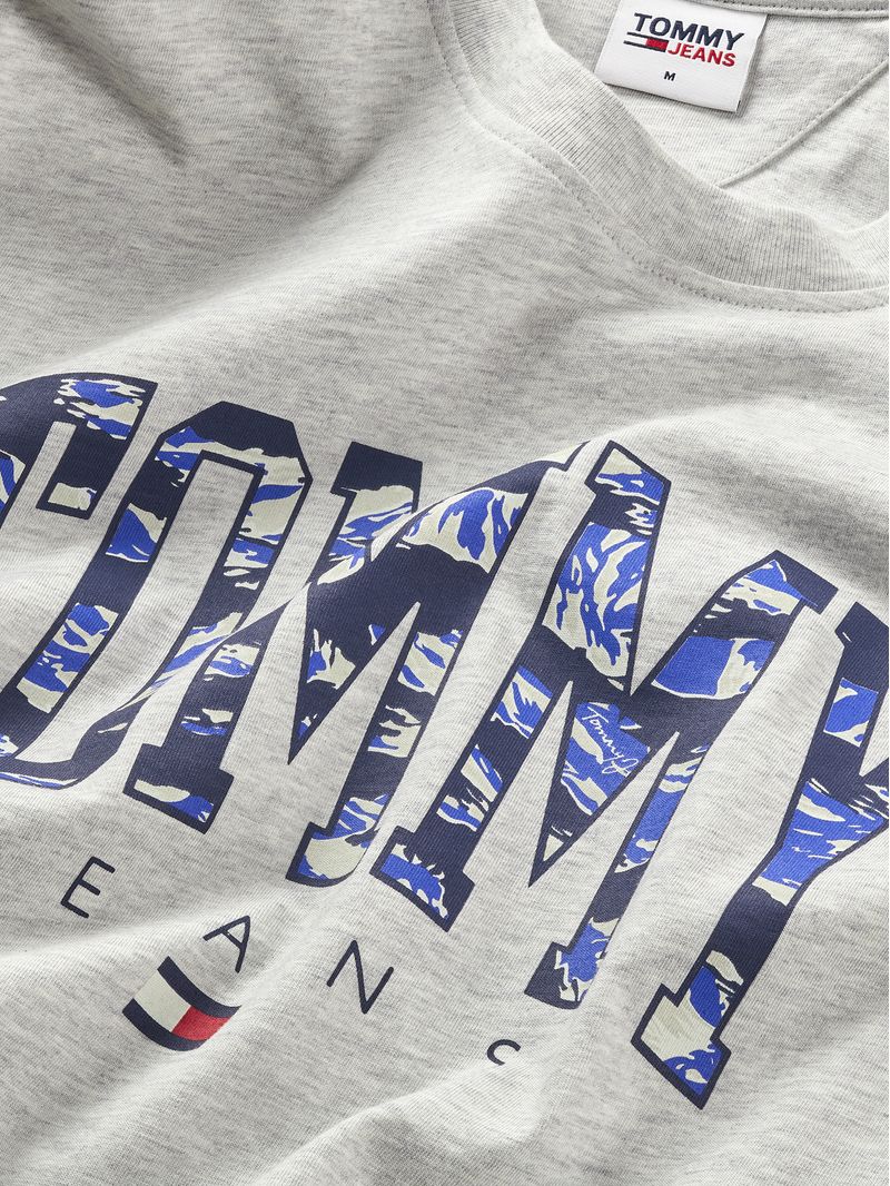 Remera-regular-con-logo-impreso