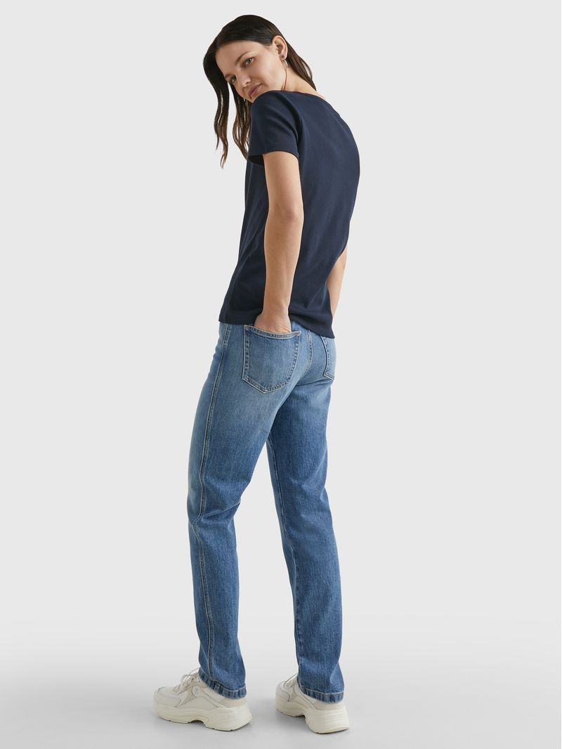 Remera-slim-con-cuello-en-V