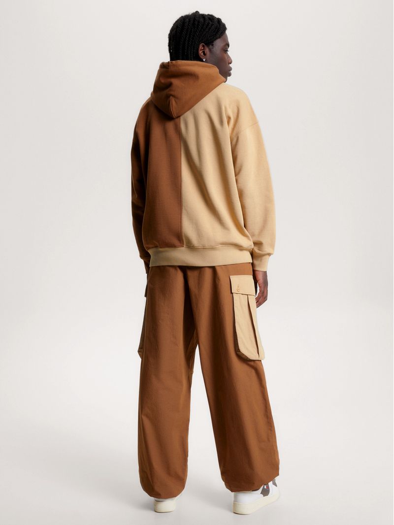 Buzo-de-corte-relaxed-con-capucha-y-logo-