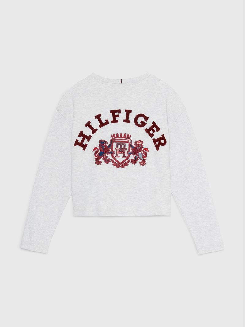 Remera-amplia-con-escudo