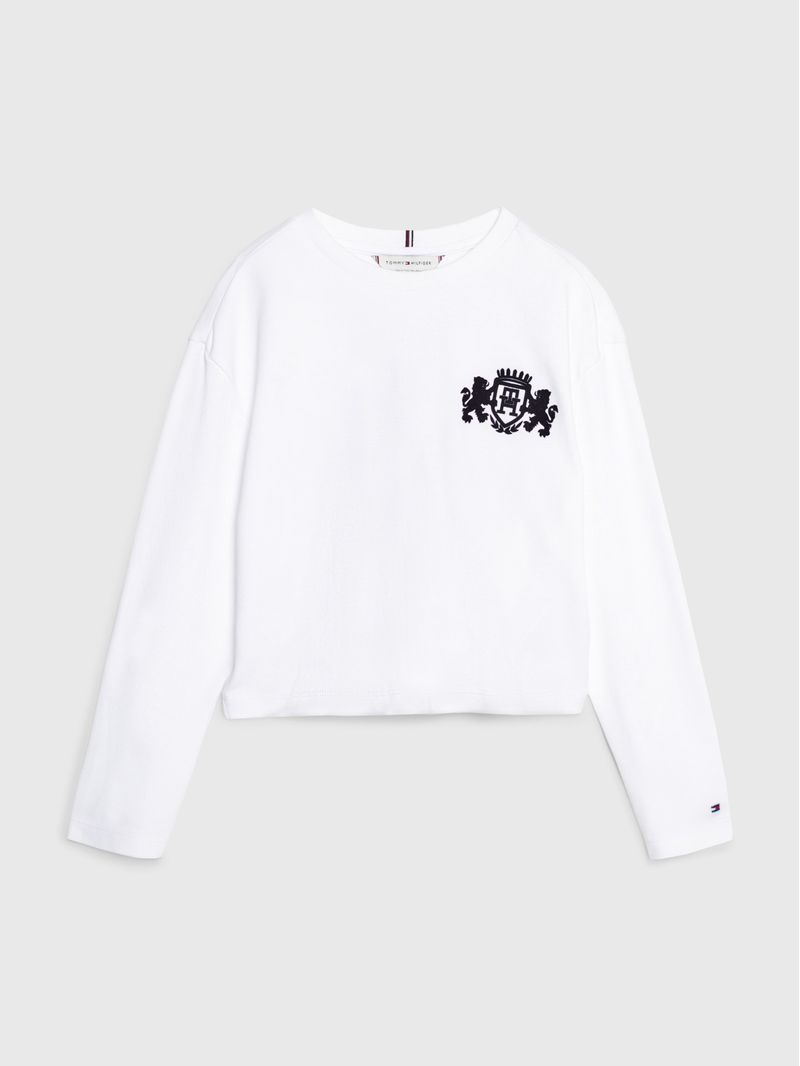 Remera-amplia-con-escudo