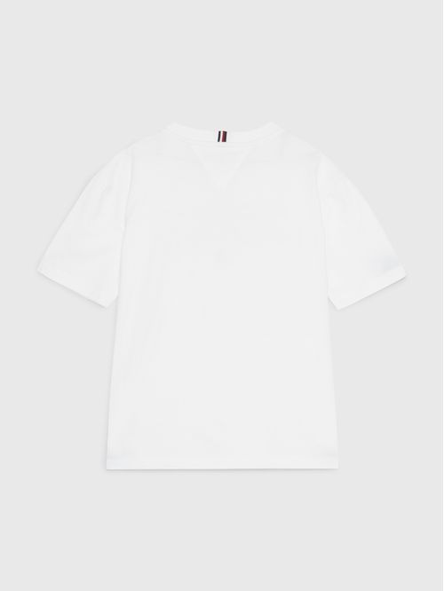 Remera con corte clásico y logo gráfico