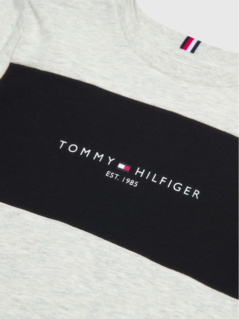Remera-con-diseño-color-block