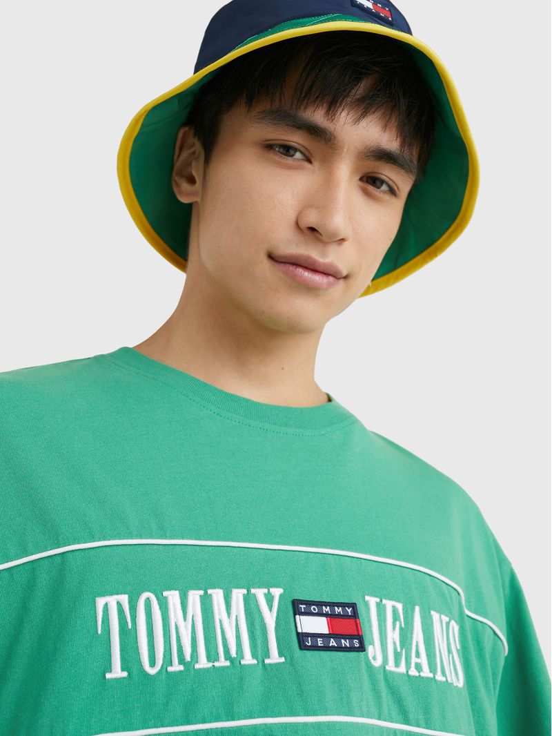Remera-Archive-de-corte-amplio-con-parche