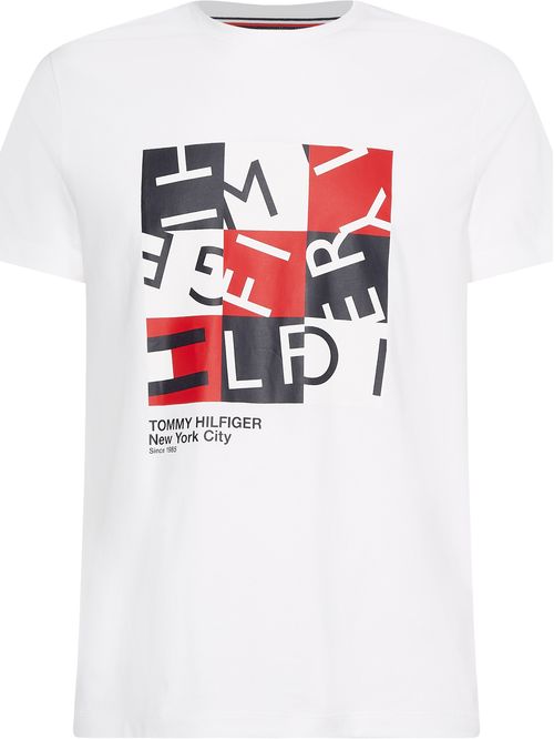 Remera con logo gráfico