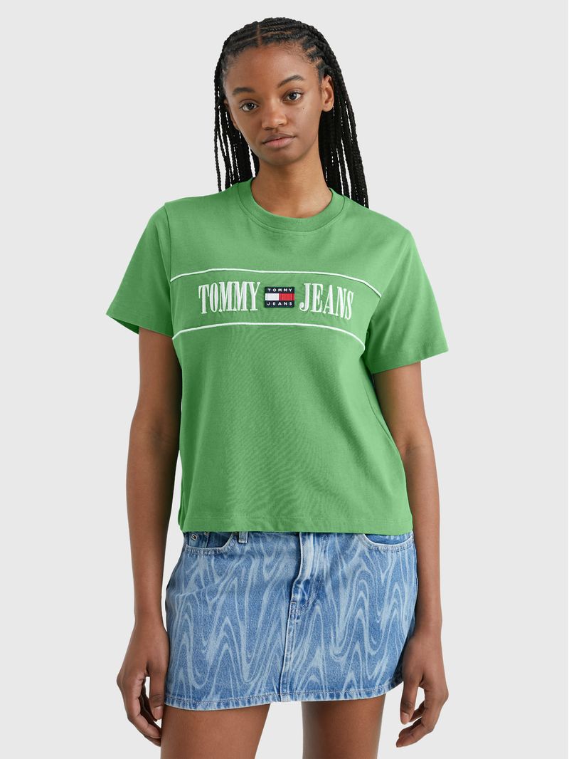 Remera-de-corte-clasico-con-logo