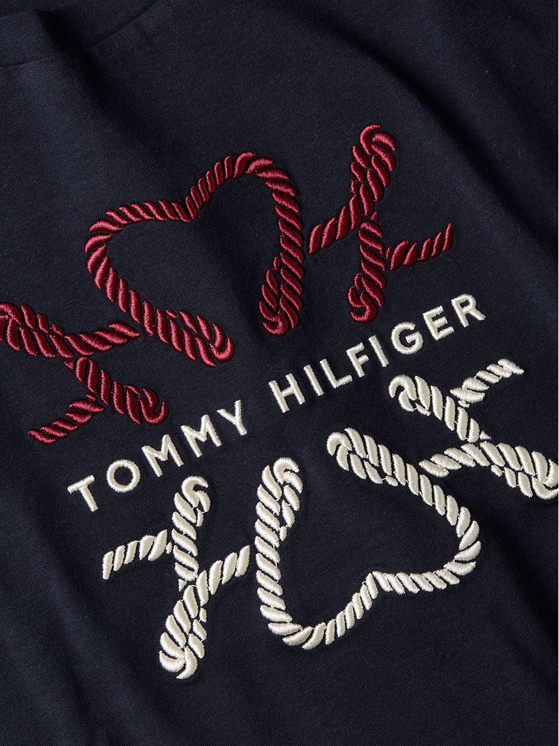 Remera-slim-con-logo-grafico