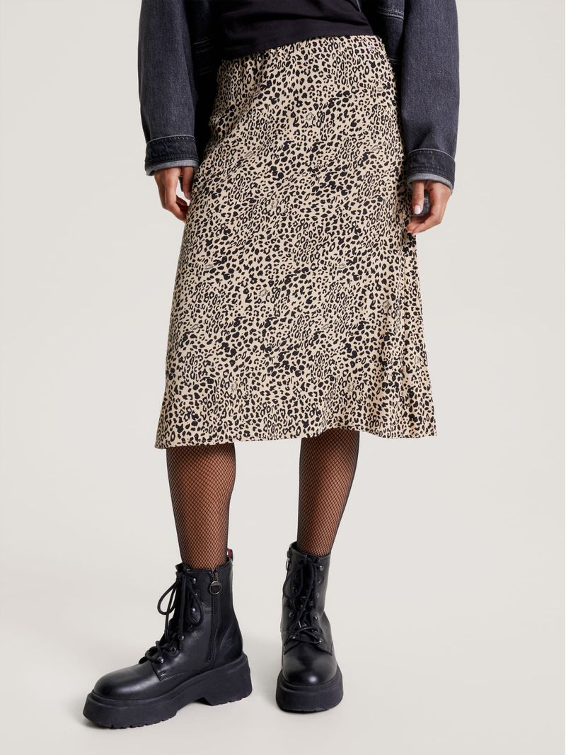 Falda-recta-con-estampado-de-leopardo