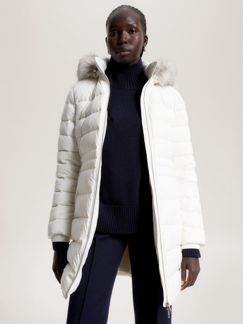 Campera con relleno de pluma y capucha