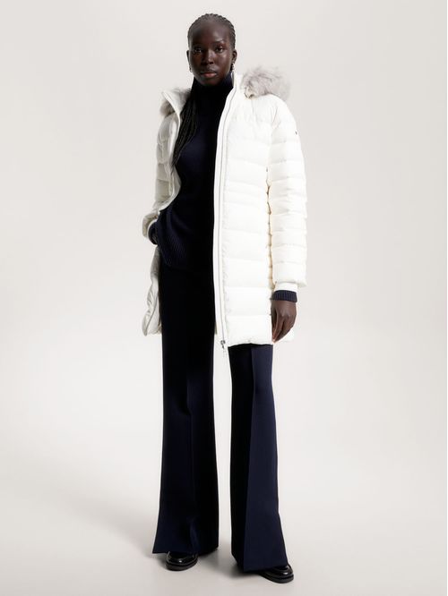 Campera con relleno de pluma y capucha