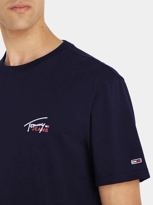 Remera con firma