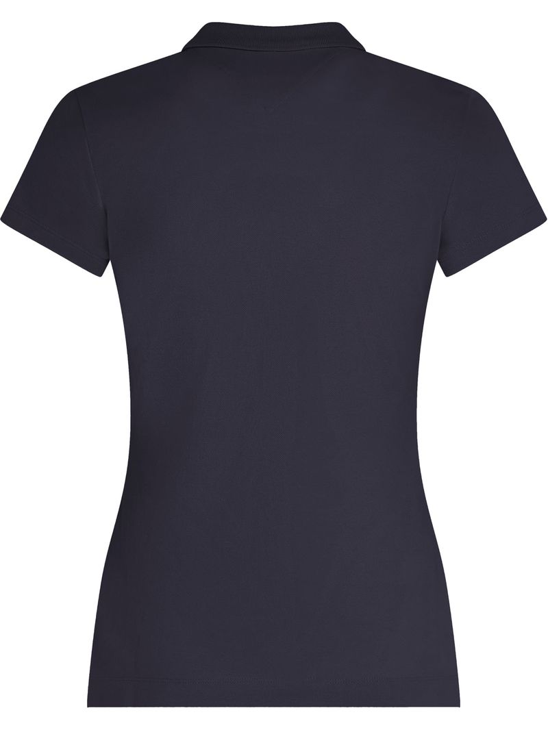 Polo-de-corte-slim-con-logo-bordado