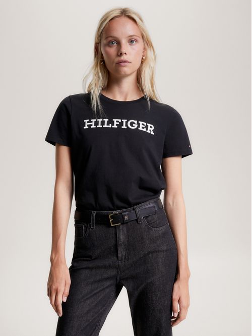 Remera con monotipo Hilfiger bordado