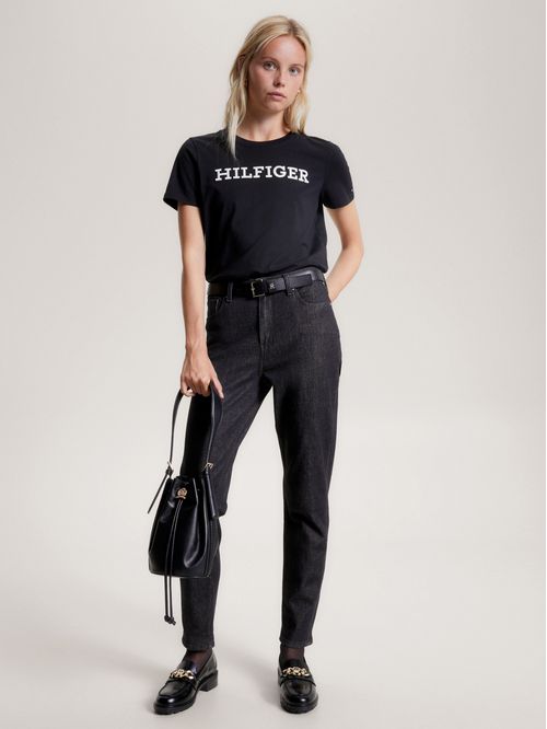 Remera con monotipo Hilfiger bordado