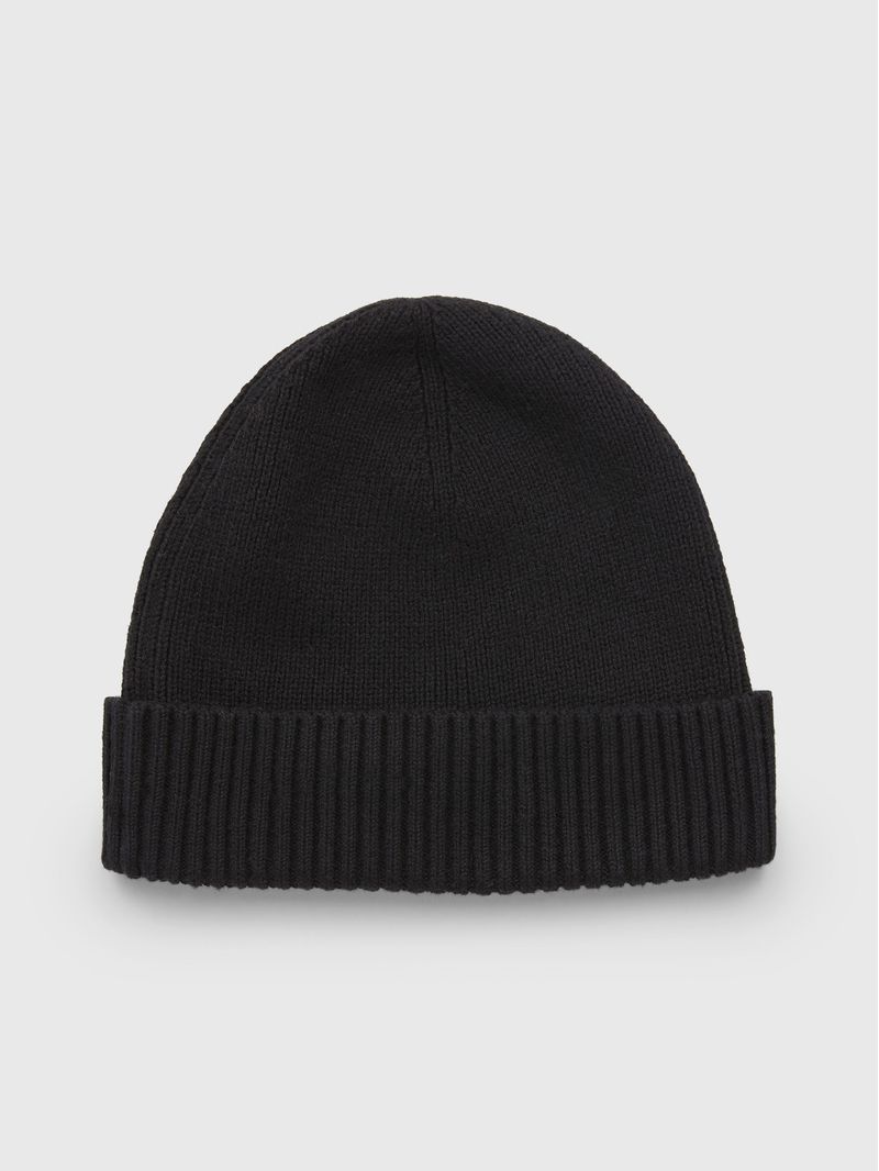 Gorro-con-logo-Essential