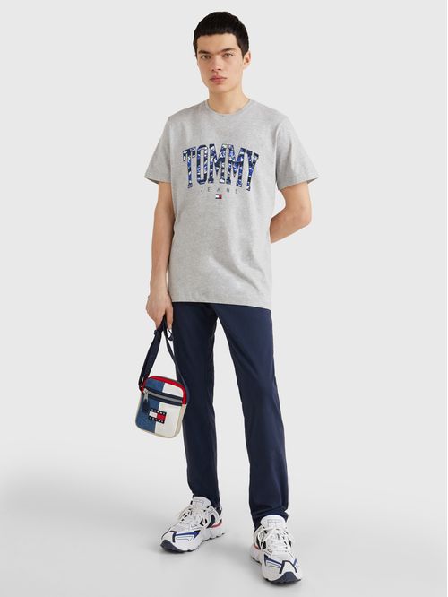 Remera regular con logo impreso
