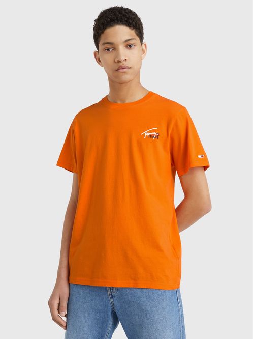 Remera con firma