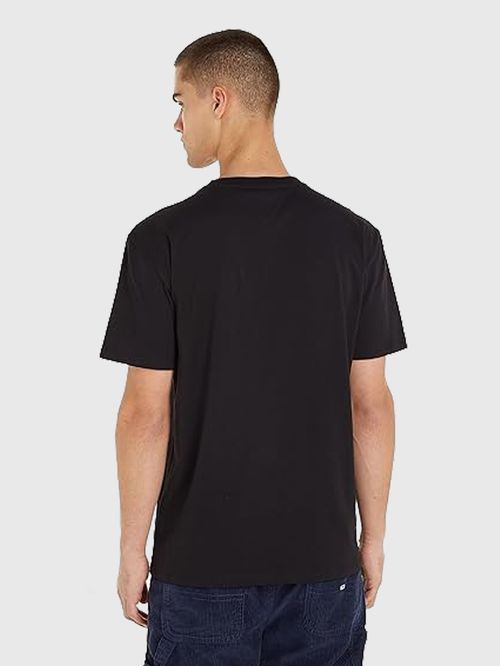 Remera con firma