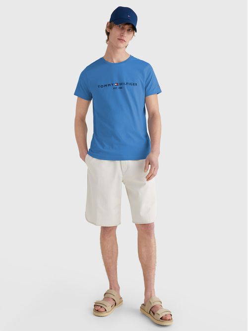 Remera con logo bordado