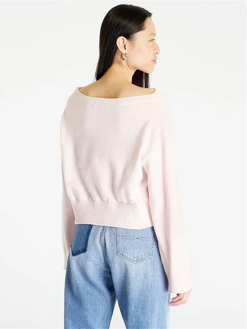 Sweater con bandera bordada en el pecho